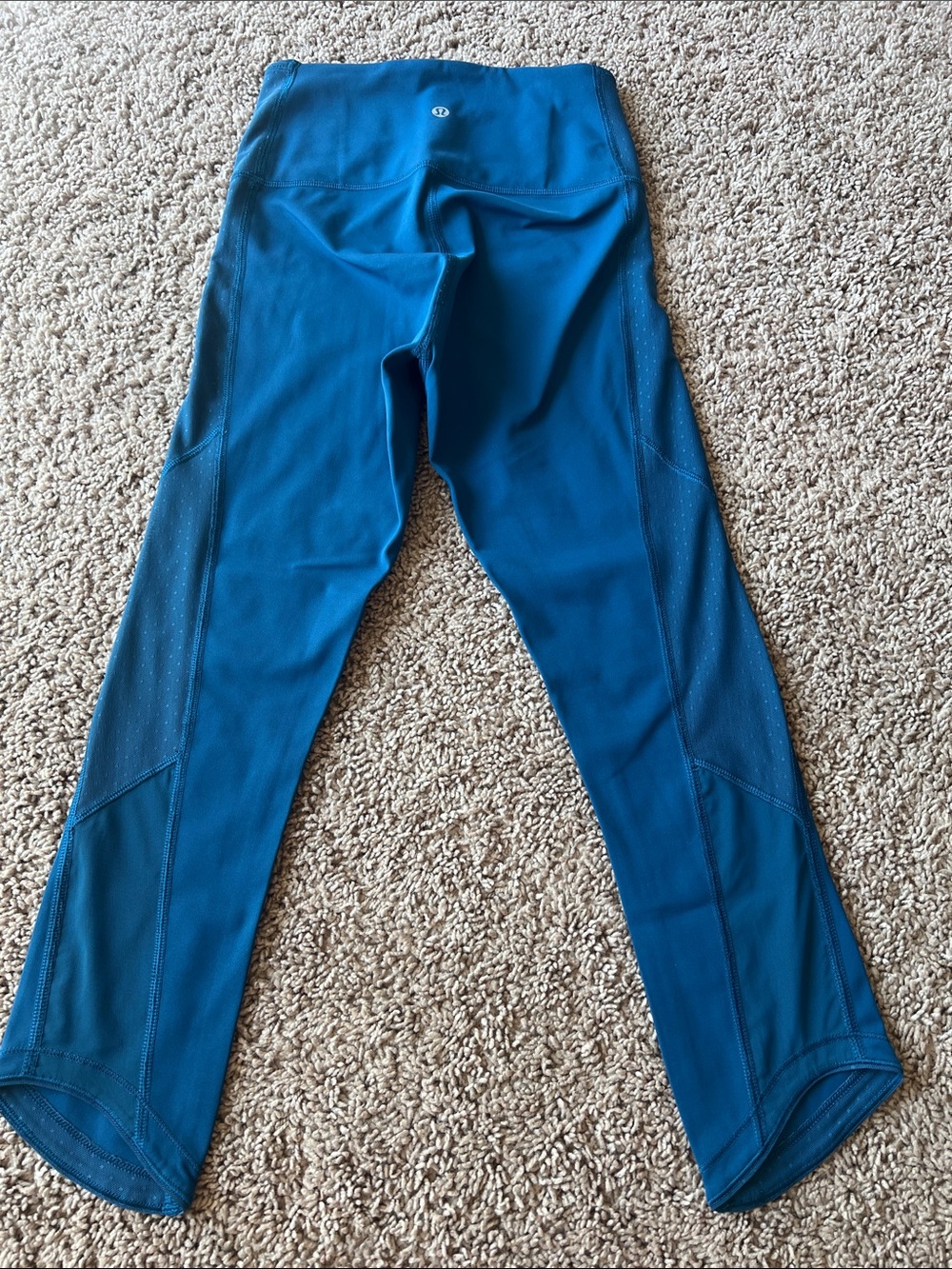 Lululemon Capri workout legging mesh side panel with polka dot
